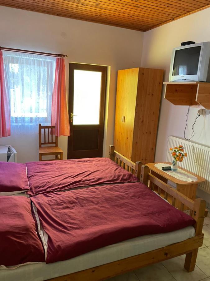 דירות Poroszló Zsuzsa Apartman מראה חיצוני תמונה